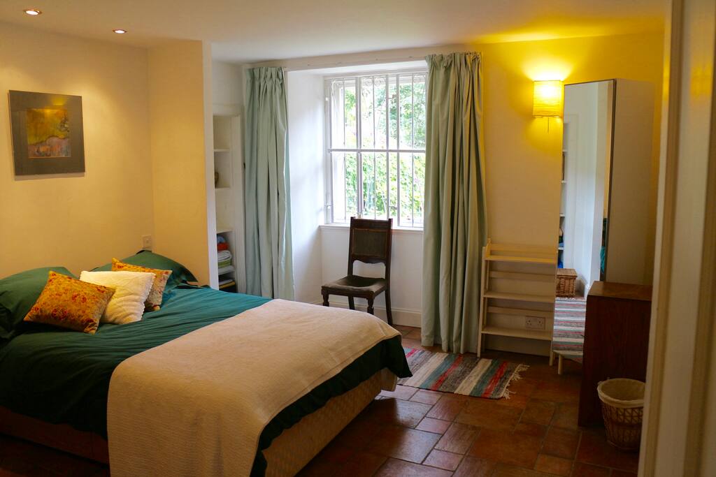 Double bedroom overlooking the garden