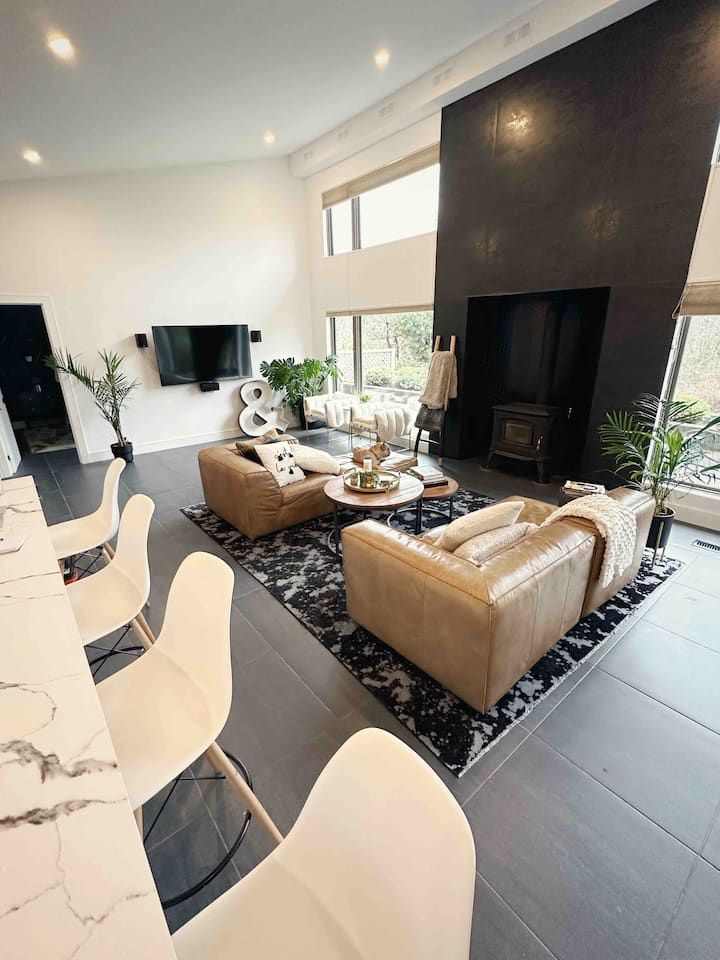 Eco-luxury Experience At The Earth House - Meaford