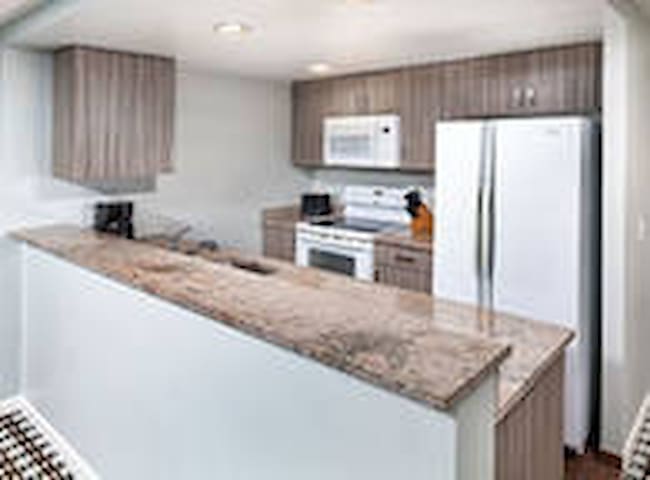 2bdm-sleeps6 Condo Victoria WM Resort gallery image 4