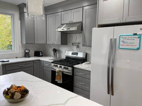 Milton - Immaculate &  renovated 3 bed 2 .5 bath!