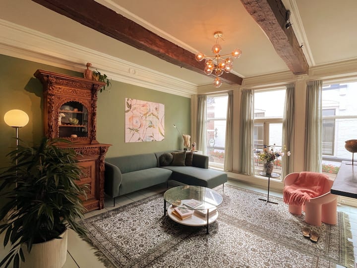 Beautiful guesthouse in the heart of Deventer city center Houses for