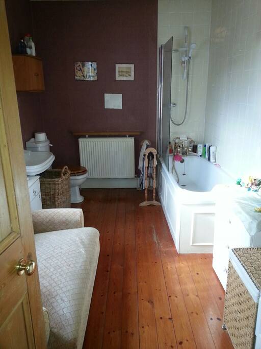 Huge bathroom on the same floor with solar hot water bath or power shower. Towels included