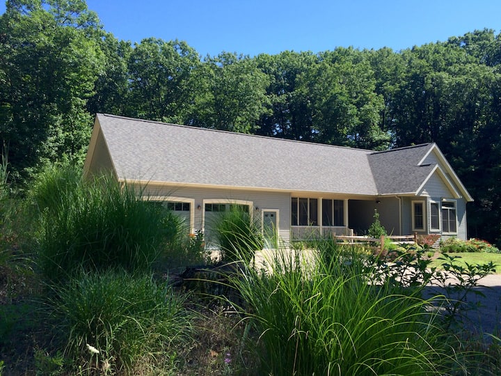 DuneWood Luxury Home, 1/2 mile to the Lake Houses for Rent in Covert