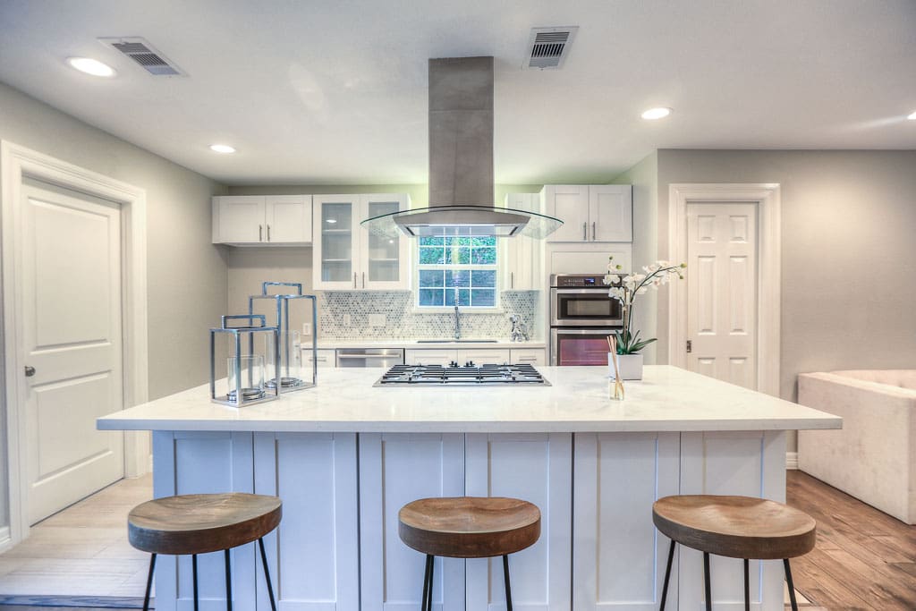 Kitchen Island w Seating