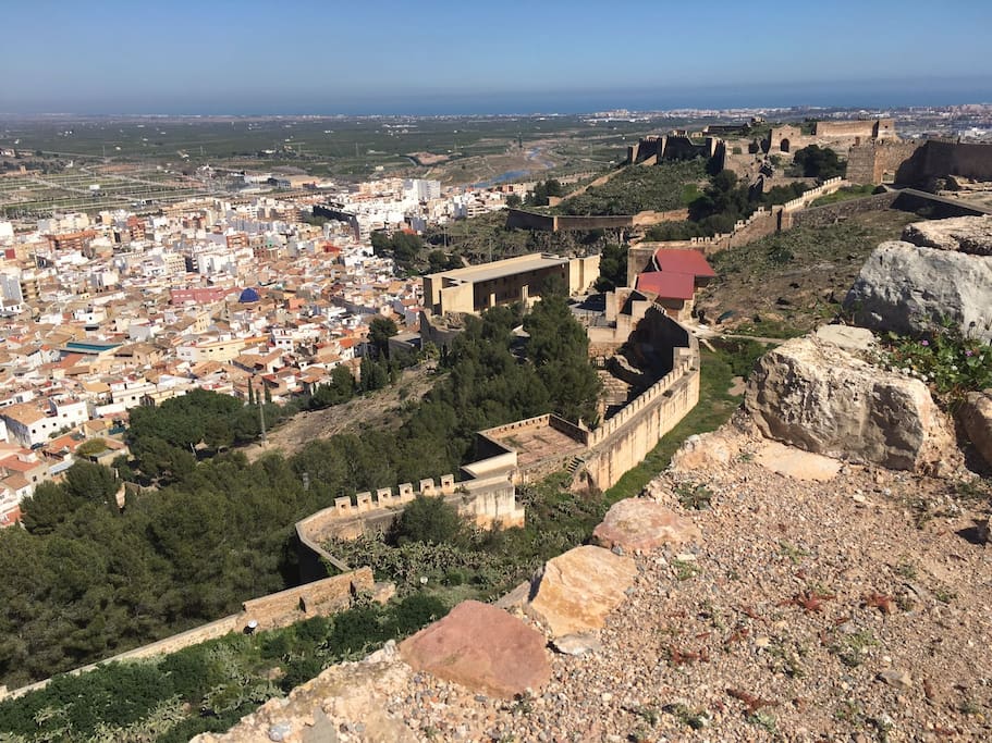 Muralla del Castillo de Sagunto.Vistas desde lo más alto de Sagunto