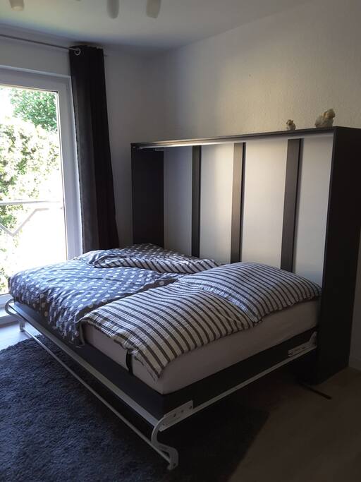 ausklappbares Bett 1,40 x 2,00 Meter