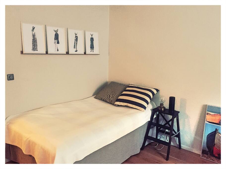 Queen size bed