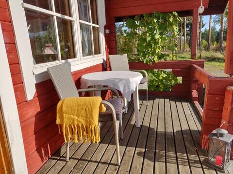 Sunny and cozy 1,5 bedroom chalet in north Sweden