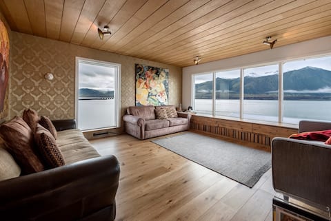 Art & Nature Retreat in Iceland - The Crib Rocks