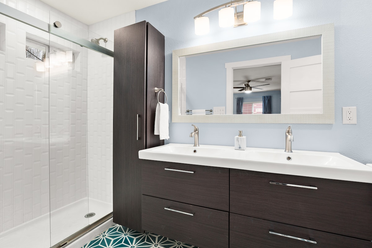 East Austin Hideaway | 2BR/2BA + Yard