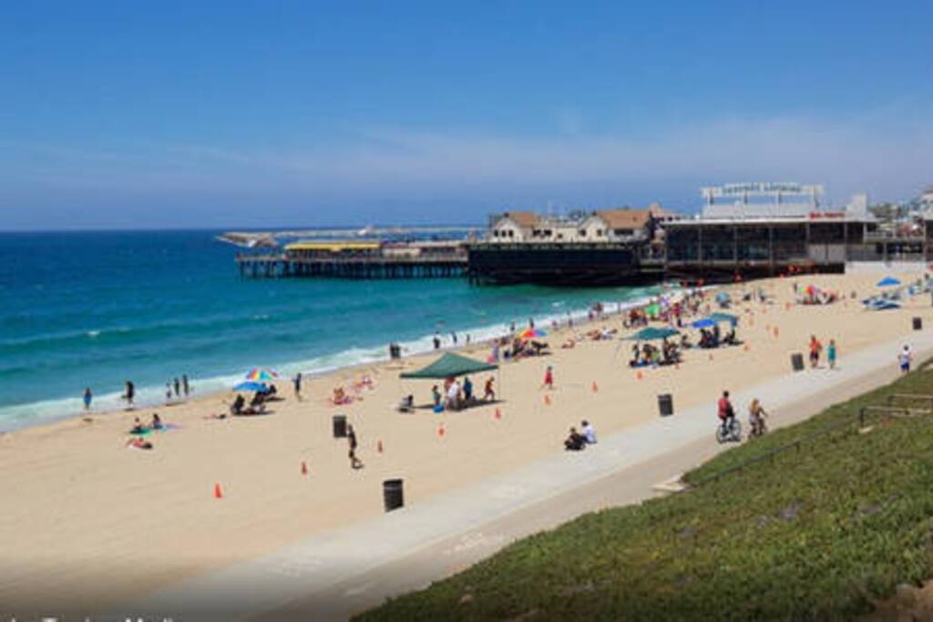 The Pier has lots of restaurants and entertainment