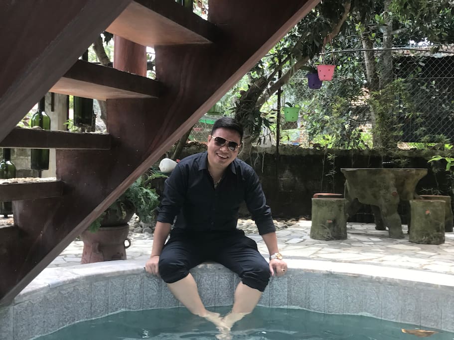 A small pool to relax, drink arround is perfect.