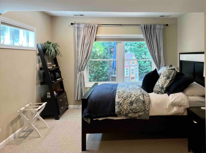 Unbeatable location:Relax, remote work, or rest up