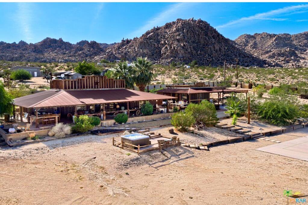 Nestled in the majestic boulder mountain an of Panorama Heights.