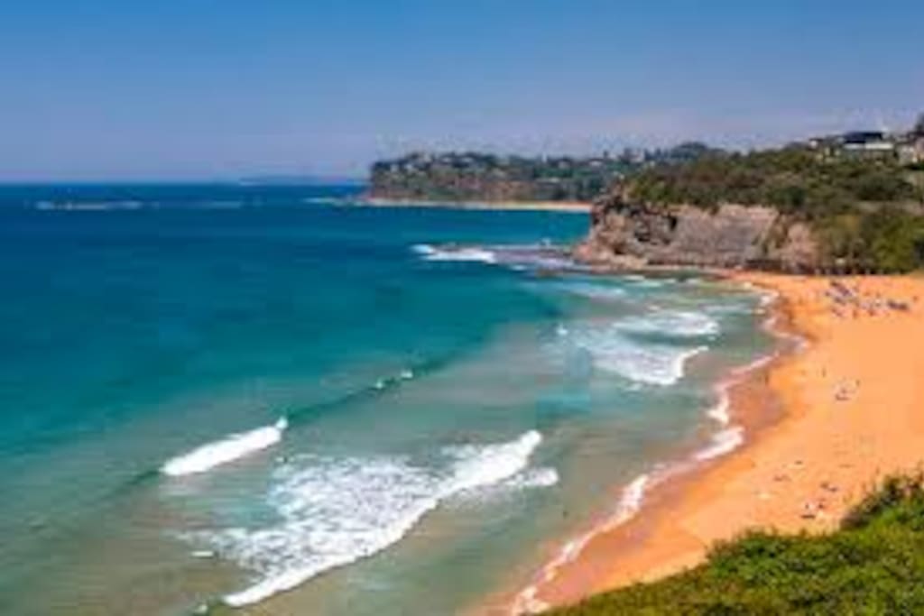 Beautiful Bilgola Beach, walking distance