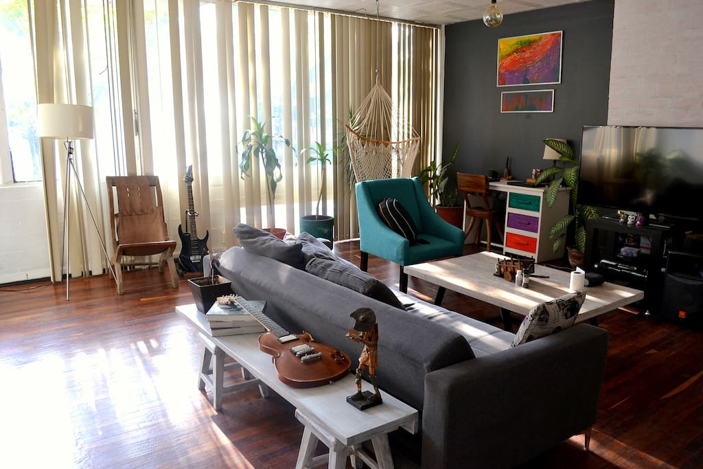 Welcome home! Bienvenidos a la casa!