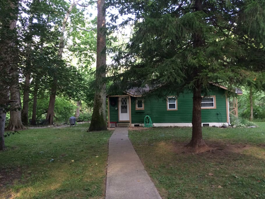 The Lone Wolf Lodge Cottages for Rent in Yellow Springs, Ohio, United