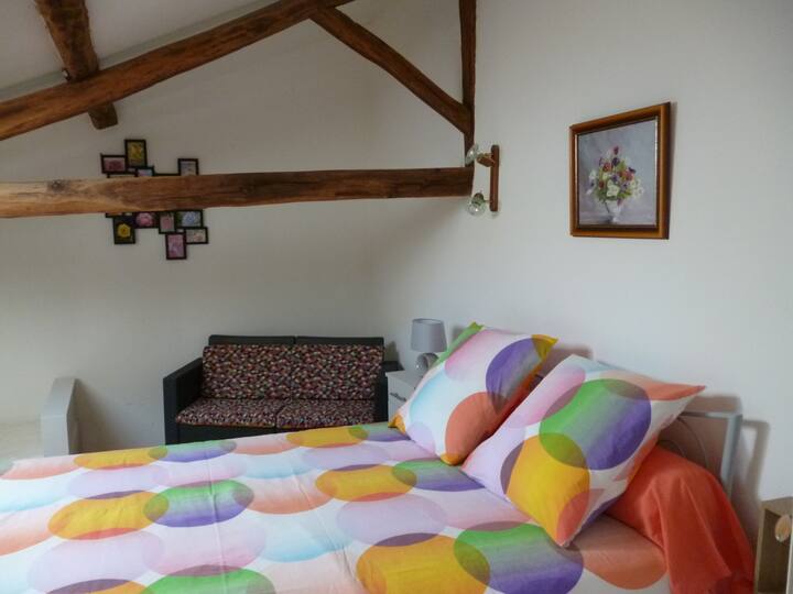 2 - ра спалня на горния етаж