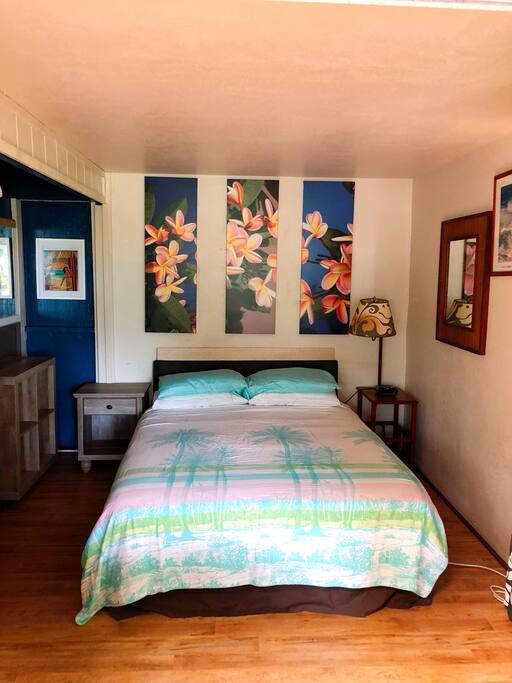 Main bedroom , queen bed
