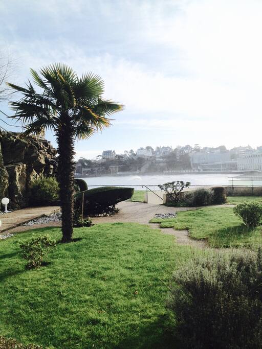 10 pas à parcourir depuis le studio pour être sur la plage