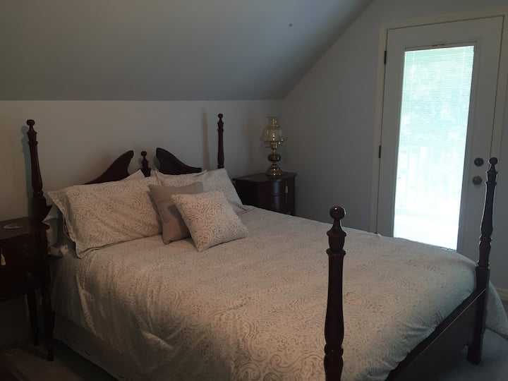 Master Bedroom (Queen Bed) with walkout to balcony