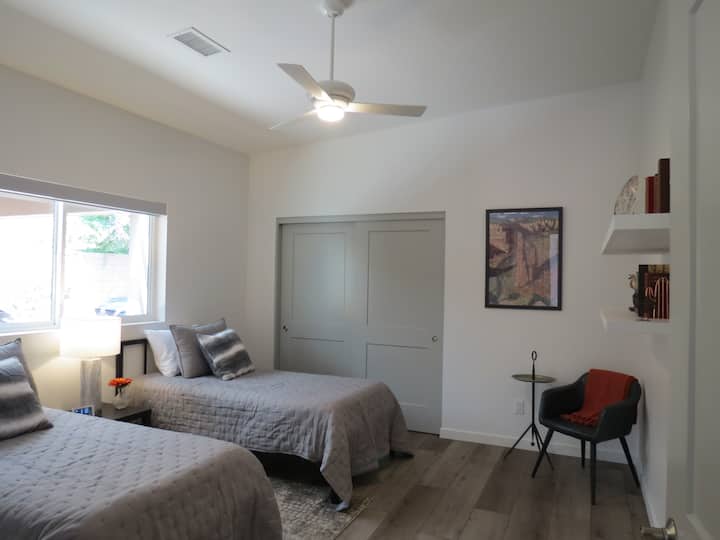 Twin bedroom