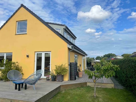 House close to airport and centrum