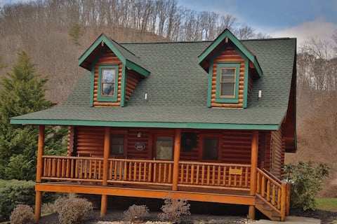 Unwind in the serenity of Smoky Cascades!