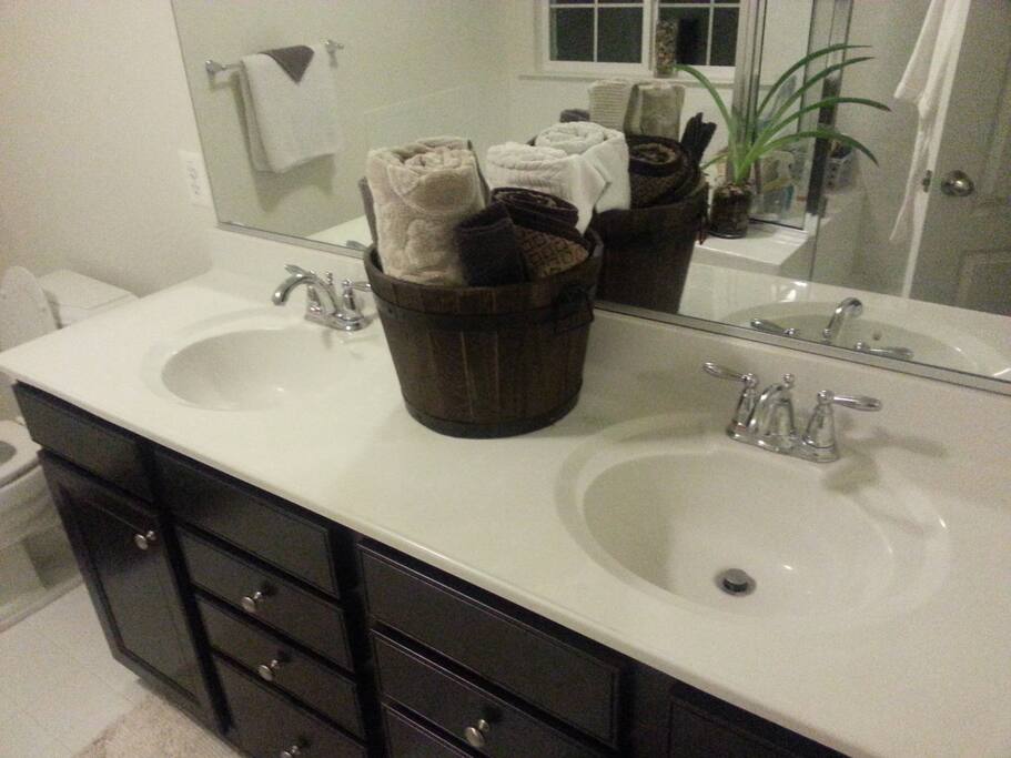 Private Bath w\separate shower and tub