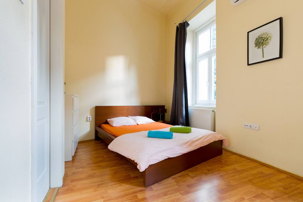 Guest bedroom