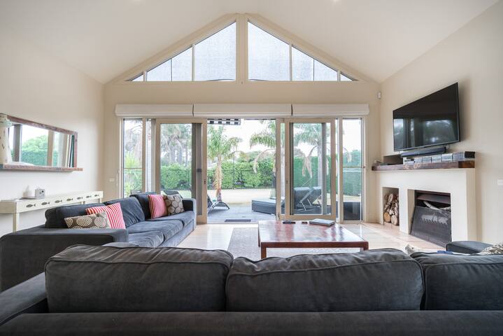 Portsea Family Retreat with Tennis Court gallery image 4