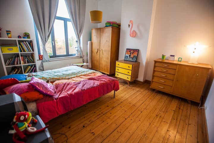 חדר שינה 3 -2 מיטות יחיד