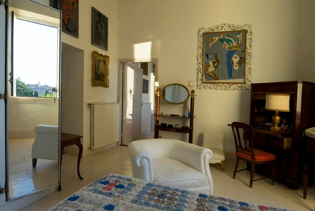 Chair,Furniture,Bedroom,Indoors,Room