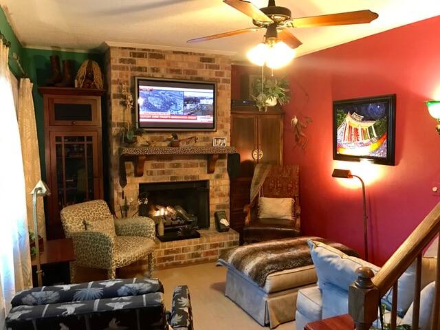 The Bend of Bourbon gallery image 3