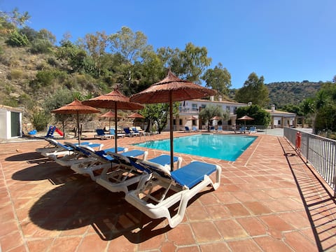 Top Airbnb: Sleeps 24 with fabulous sea and mountain views in Málaga