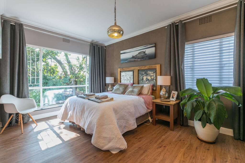 Bedroom 1 - ensuite