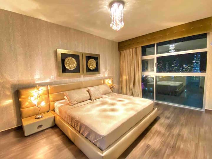 Great ocean and city views — 2 bedroom vacation rental in Panamá