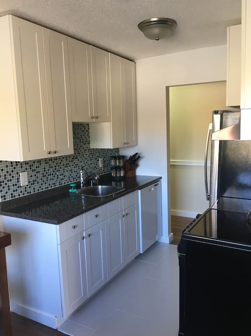 Kitchen - dishwasher & stove