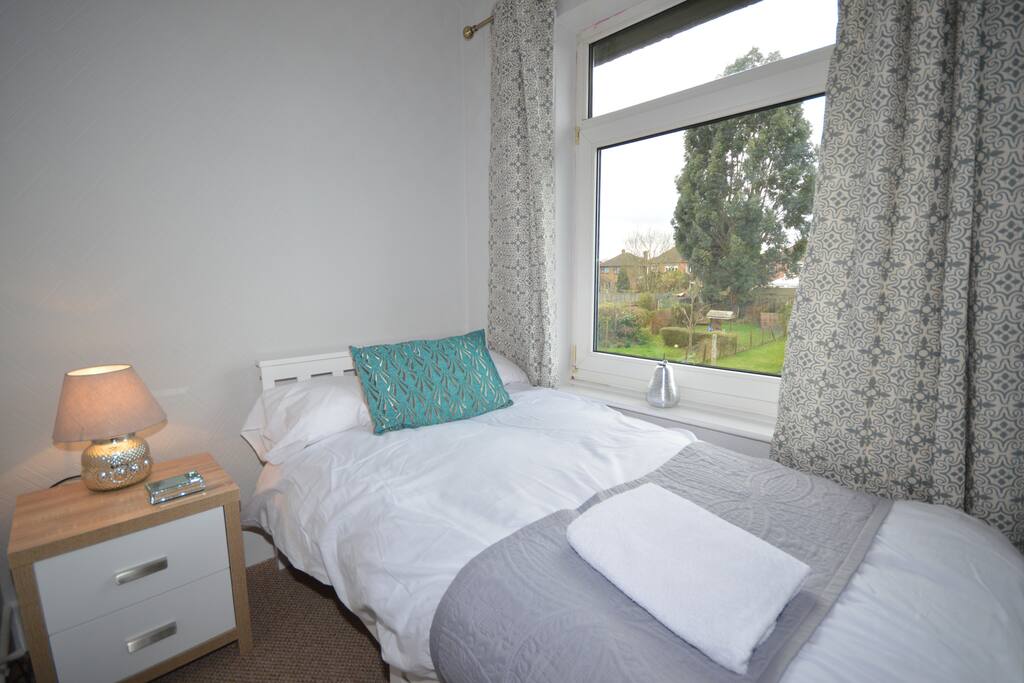 3rd bedroom (single bed)