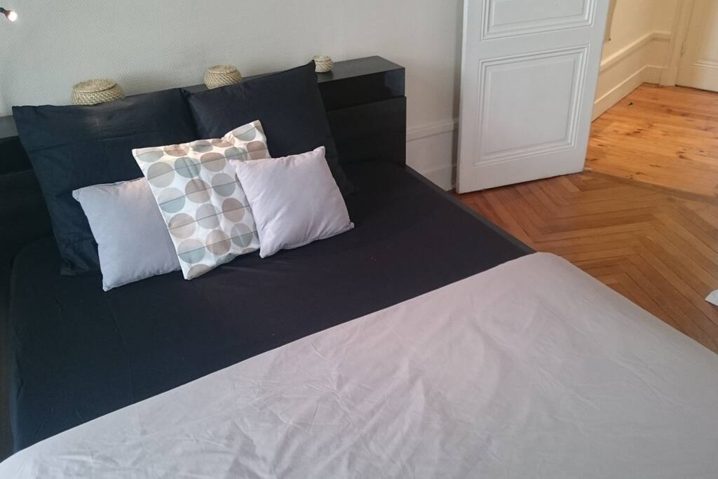 Lit king size confortable