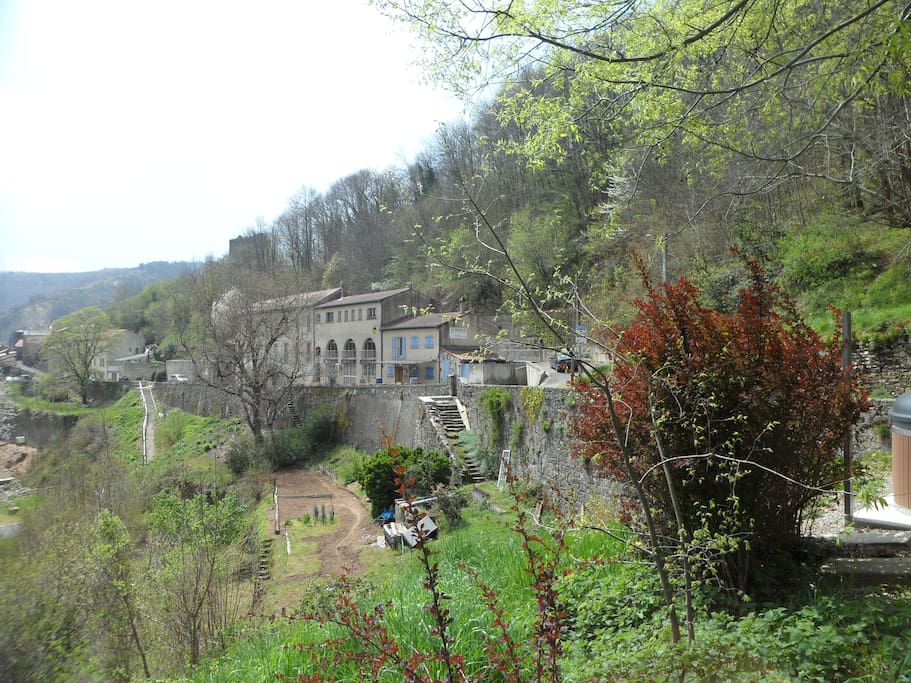village de Ferrals