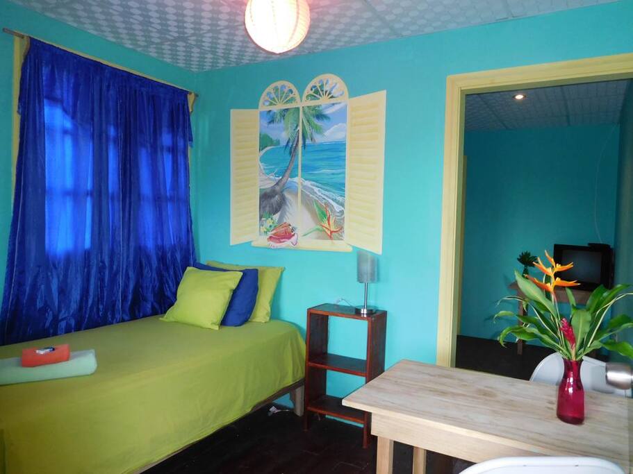 Single bed in triple room