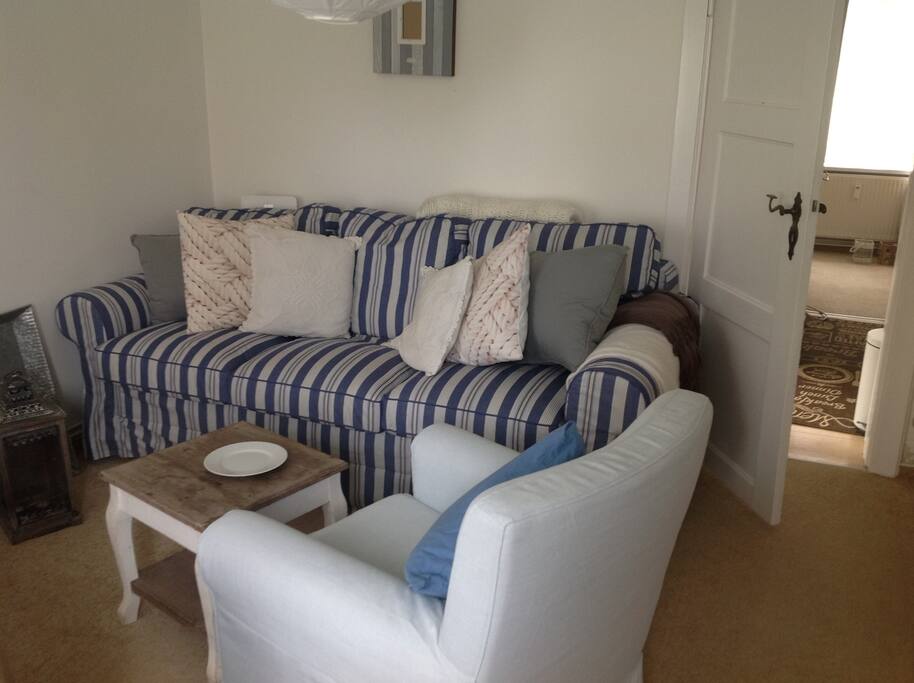 Wohnzimmer mit Schlafcouch