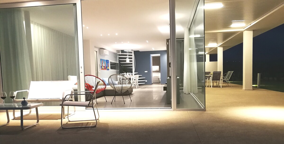 Popular Airbnb listing: Villa Arillà for your relaxation (pool and padel) in Ragusa