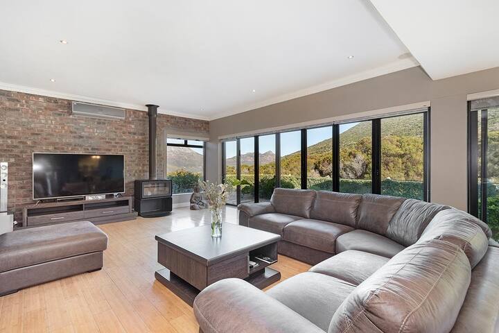 Houtbay Home | Pool | Walk To Beach gallery image 3