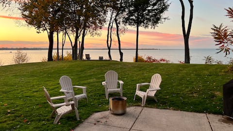 Dreamy Lake House - Erie, PA