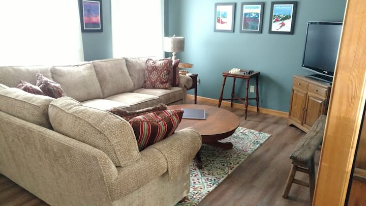 Adirondack Owl's Nest Guest House - Adirondack, NY