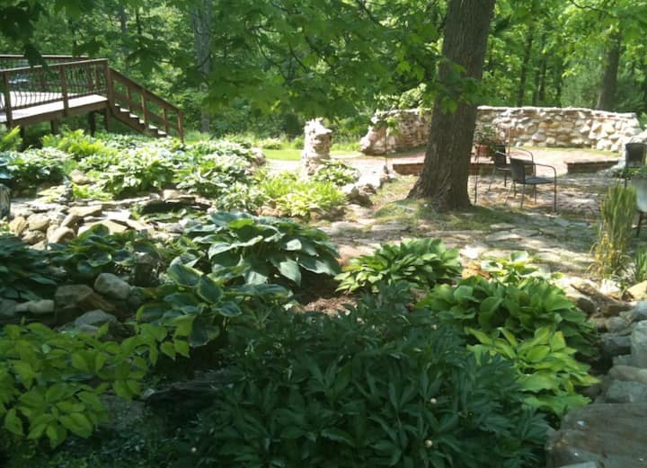 Eagles Rise Cabin on Sugar Creek with hot tub Cabins for Rent in