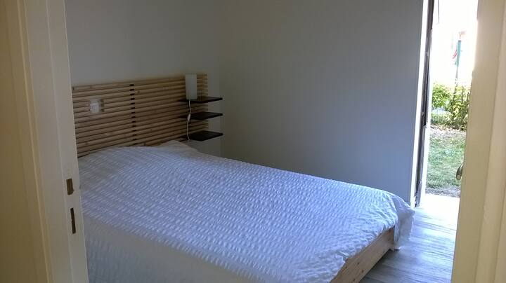 חדר שינה 1: מיטה זוגית ב -140.