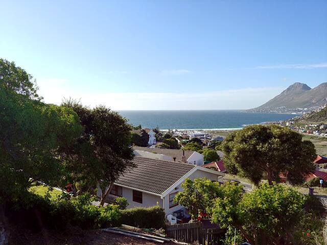 Spacious mountainside home overlooking False Bay